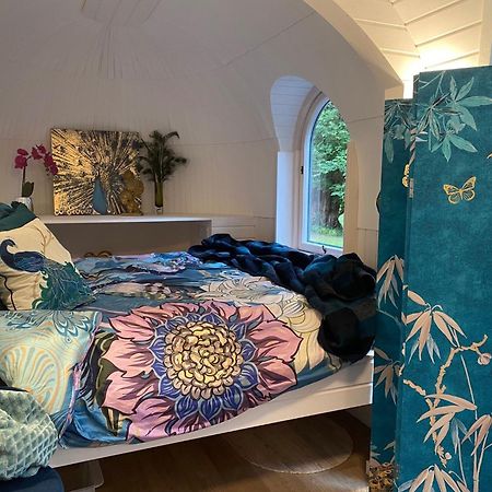 Luxury Woodland Lodge Retreat At Culdees Castle クリフ エクステリア 写真
